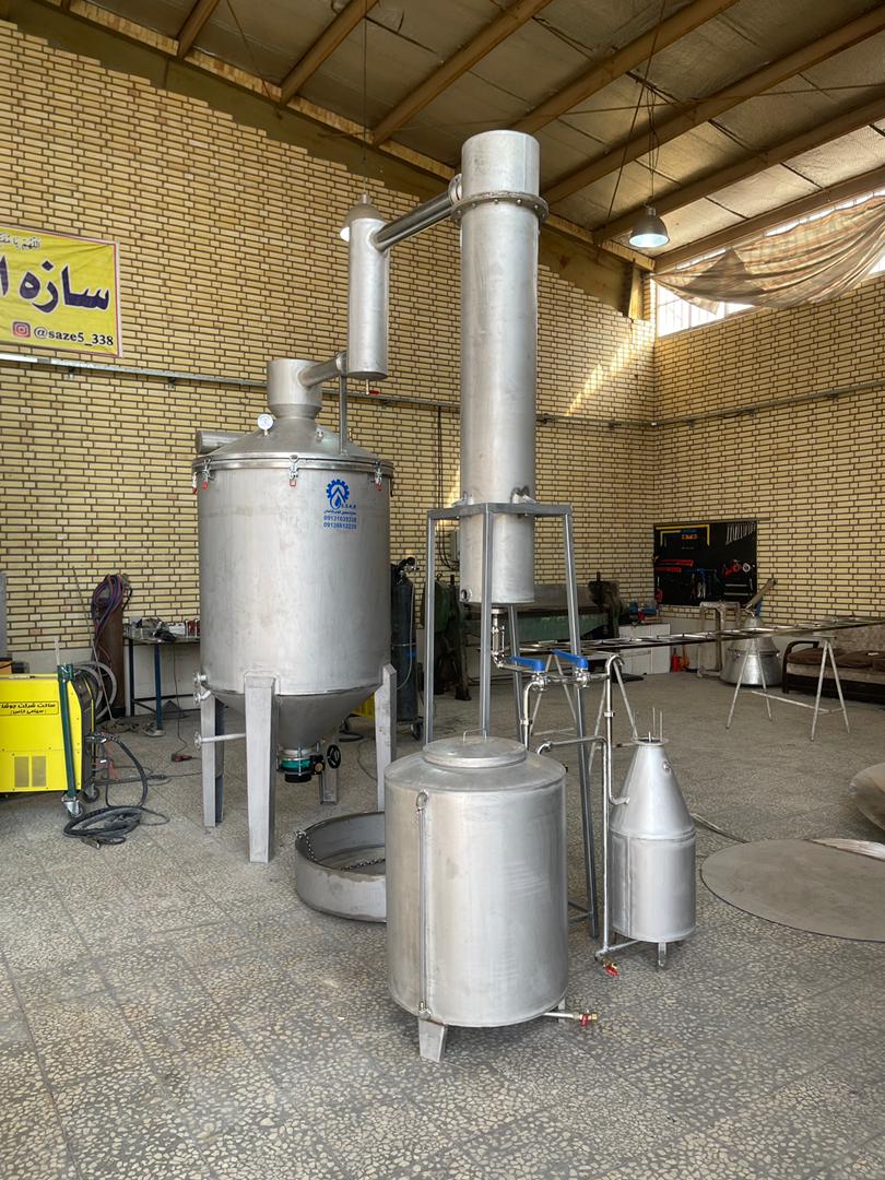 دستگاه تقطیر صنعتی عرقیات 1200 لیتری 1 دستگاه تقطیر صنعتی عرقیات 1200 لیتری